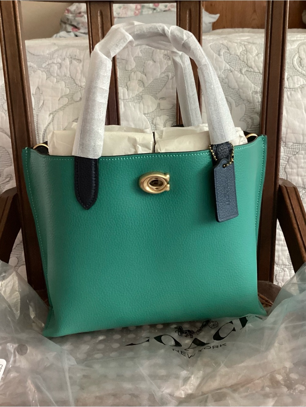 Coach Willow Tote 24 NWT